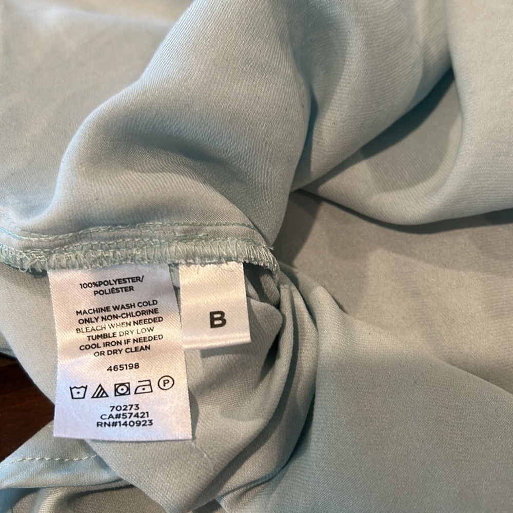 Loft sleeveless Top Size Medium Light Blue High Low Excellent Condition - Picture 7 of 8